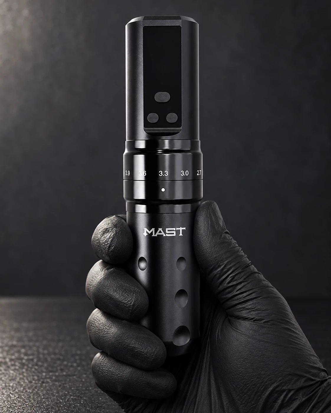 Mast Fold2 Pro · máquina inalámbrica negra sostenida por el cuerpo con una mano enguantada