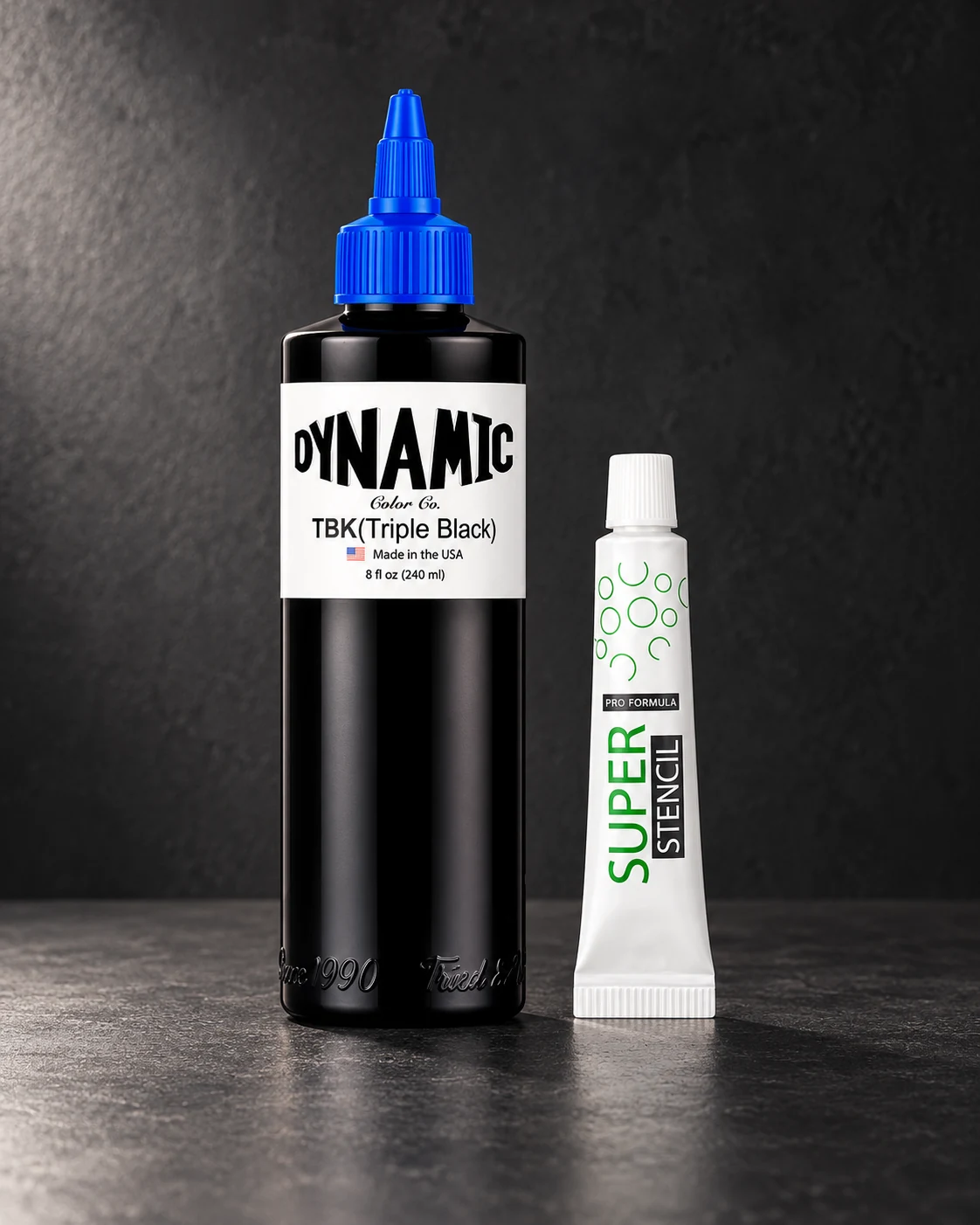 Dynamic Triple Black · tinta negra 240 ml en una estación minimalista